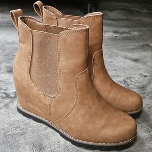 Universal Thread Congac Wedged Boots